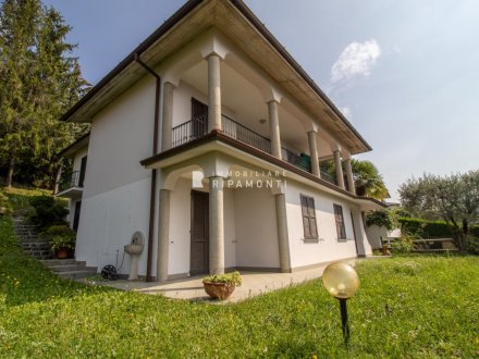 Villa singola in vendita a Torre De Busi